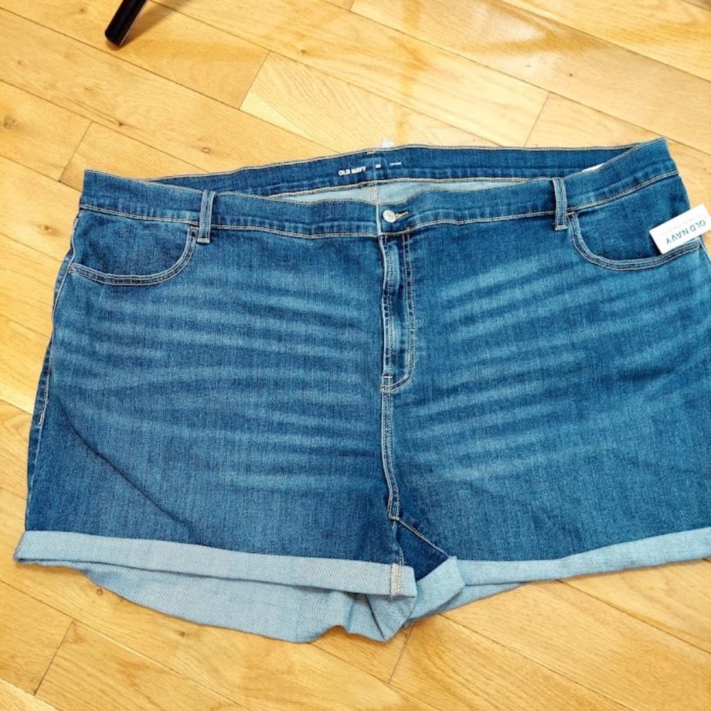 Old Navy Mid-Rise Wow Jean Shorts Women 3 in Seam Size 28 New With Tag Plus Size